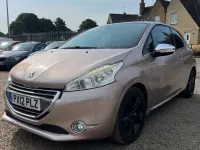 Used Peugeot 208 Allure 95 HP (69 kW) 2012 Pink Hatchback