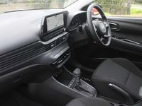 New Hyundai i20 Premium 101 HP (74 kW) 2025 White Hatchback