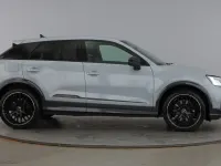 Usado Audi SQ2 Black Edition 300 HP (220 kW) 2025 Cinzento SUV