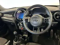 Used Mini Cooper Hatch 134 HP (98 kW) 2022 Red Hatchback