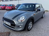 Używany Mini Cooper Hatch 136 KM (100 kW) 2017 Szary Hatchback