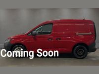 Begagnad VW Caddy S 122 HK (89 kW) 2023 Röd Minibuss