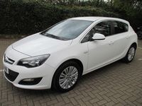 Used Vauxhall Astra Excite 200 HP (147 kW) 2016 White Hatchback