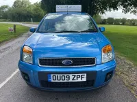 Used Ford Fusion Zetec 80 HP (58 kW) 2009 Blue Hatchback