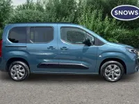 Used Vauxhall Combo Ultimate 100 kW (136 HP) 2024 Blue MPV