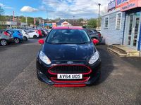 Usado Ford Fiesta Zetec 140 HP (102 kW) 2014 Preto Citadino
