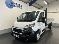 Usado Peugeot Boxer Premium 140 HP (102 kW) 2024 Branco Van