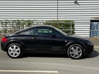 Begagnad Audi TT Design 225 HK (165 kW) 2000 Svart Sportkupé