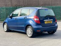Begagnad Mercedes A160 Elegance 2010 Blå Halvkombi
