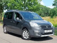 Used Peugeot TePee Outdoor 110 HP (80 kW) 2017 Grey Estate