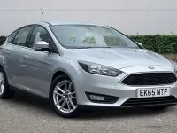 Usado Ford Focus Zetec 125 HP (91 kW) 2015 Prateado Citadino
