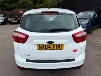 Begagnad Ford C-MAX Zetec 125 HK (91 kW) 2015 Vit Minibuss
