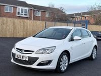 Used Vauxhall Astra Elite 2013 White Hatchback