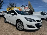 Used Vauxhall Astra Excite 98 HP (72 kW) 2015 White Hatchback