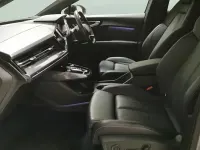 Usado Audi Q4 e-tron Advanced 150 kW (204 HP) 2022 Cinzento SUV