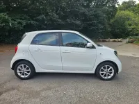 Used Smart ForFour Passion 71 HP (52 kW) 2015 White Hatchback