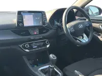 Used Hyundai i30 SE 140 HP (102 kW) 2018 Blue Estate