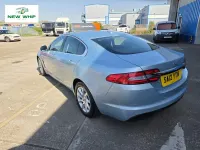 Usado Jaguar XF Premium Luxury 190 HP (139 kW) 2012 Azul Sedan