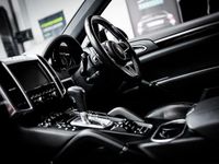 Used Porsche Cayenne 385 HP (283 kW) 2015 Black SUV