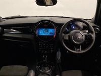 Używany Mini Cooper Hatch 134 KM (98 kW) 2024 Srebrny Hatchback