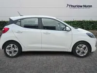 Used Hyundai i10 SE 67 HP (49 kW) 2022 Atlas white/black+white pck Hatchback