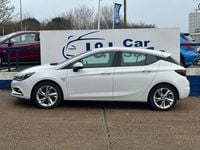 Used Vauxhall Astra SRi 136 HP (100 kW) 2016 White Hatchback