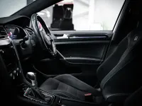 Second-hand VW Golf VII R 300 CP (220 kW) 2019 Alb Hatchback