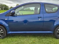 Usado Toyota Aygo 2007 Azul Utilitario