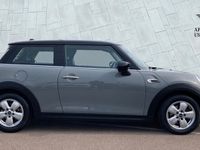Usado Mini Cooper Classic 134 HP (98 kW) 2020 Cinzento Citadino