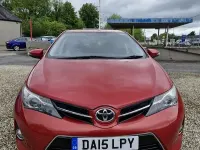 Used Toyota Auris 90 HP (66 kW) 2015 Red Hatchback