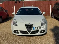Used Alfa Romeo Giulietta Lusso 2012 White Hatchback