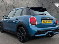 Begagnad Mini Cooper S Classic 176 HK (129 kW) 2021 Blå Halvkombi