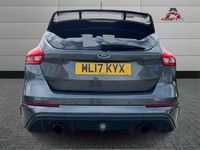 Usado Ford Focus RS 350 HP (257 kW) 2017 Cinzento Citadino