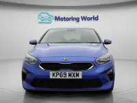 Usado Kia Ceed 138 CV (101 kW) 2019 Azul Utilitario
