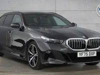 Usado BMW 530e M Sport 295 HP (216 kW) 2025 Cinzento Carrinha