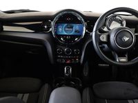Begagnad Mini Cooper Hatch 134 HK (98 kW) 2023 Vit Halvkombi