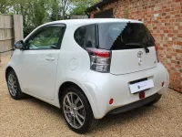 Used Toyota iQ 2015 Pearl white Hatchback