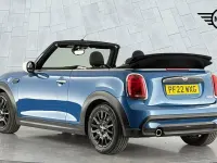 Używany Mini Cooper Classic 134 KM (98 kW) 2022 Niebieski Hatchback
