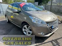 Used Peugeot 208 Allure 90 HP (66 kW) 2015 Brown Hatchback