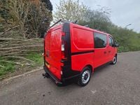 Used Vauxhall Vivaro 120 HP (88 kW) 2015 Red