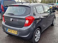 Usado Vauxhall Viva 75 HP (55 kW) 2016 Cinzento Citadino