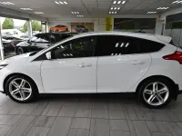 Usado Ford Focus Zetec 2016 Branco Citadino