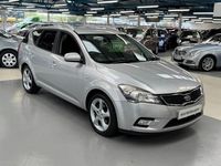 Usado Kia Ceed 113 HP (83 kW) 2012 Prateado Citadino