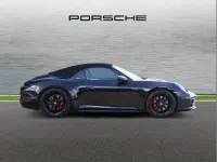 Begagnad Porsche 911 444 HK (326 kW) 2019 Svart Cab