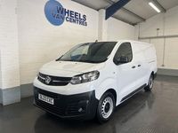 Second-hand Vauxhall Vivaro S 100 CP (73 kW) 2023 Alb Monovolum