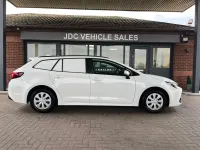 Used Toyota Corolla 140 HP (102 kW) 2023 White Van