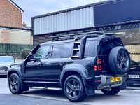 Used Land Rover Defender SE Dynamic 2022 Santorini black metallic Estate