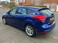 Used Ford Focus Zetec 125 HP (91 kW) 2016 Blue Hatchback