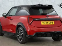 Używany Mini Cooper S Hatch 201 KM (147 kW) 2024 Czerwony Hatchback