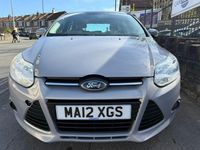 Usado Ford Focus 105 HP (77 kW) 2012 Prateado Citadino